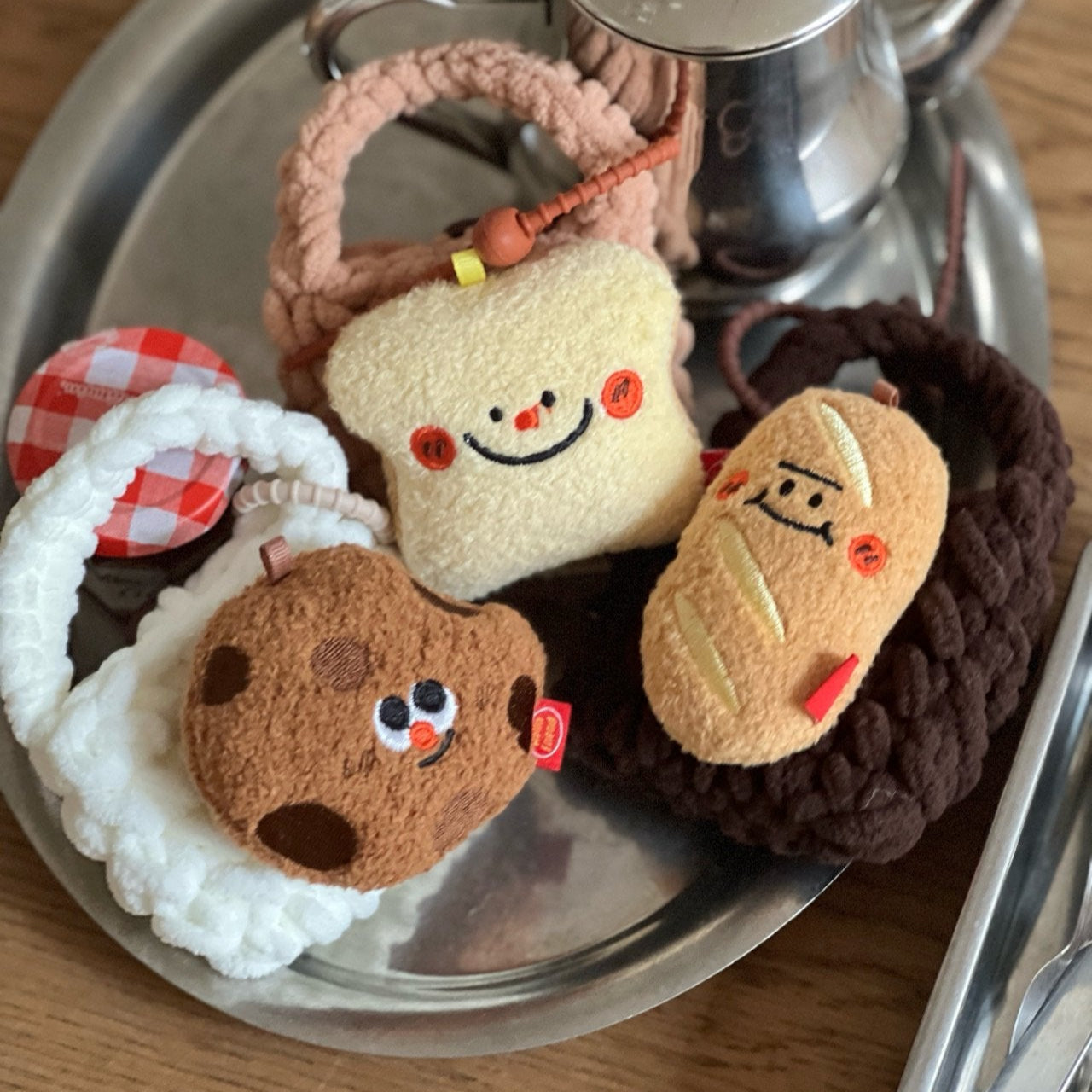 Bakery Keyring & Earbuds case 🍞🥐