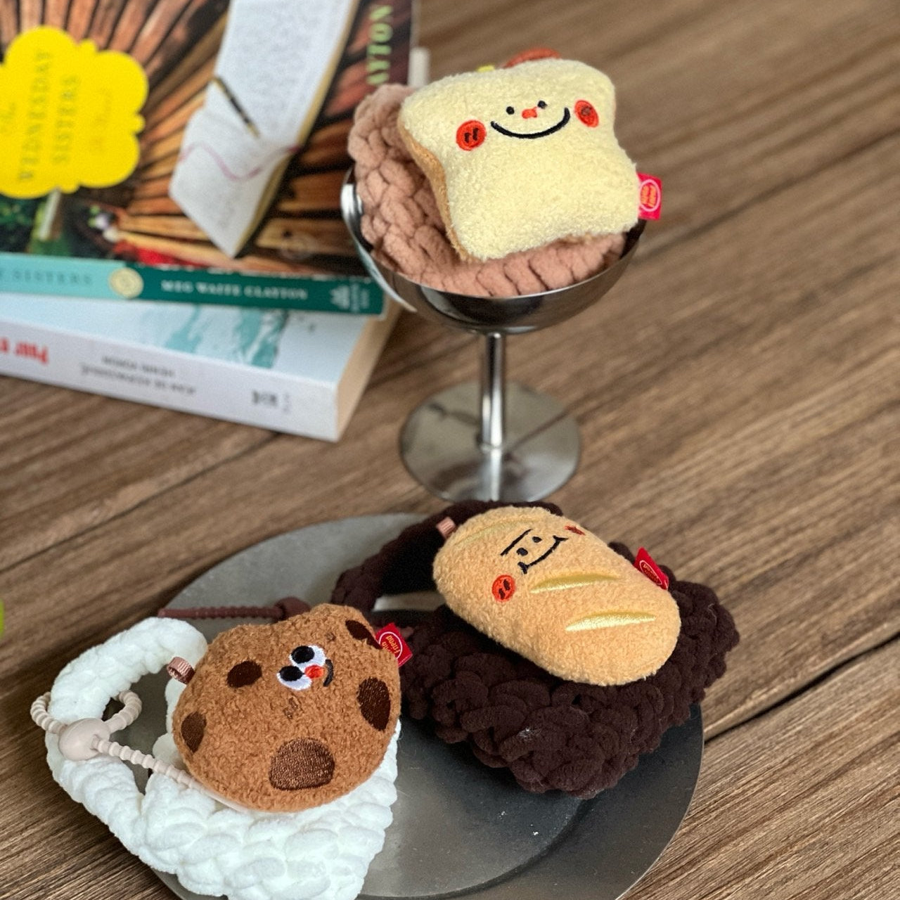Bakery Keyring & Earbuds case 🍞🥐