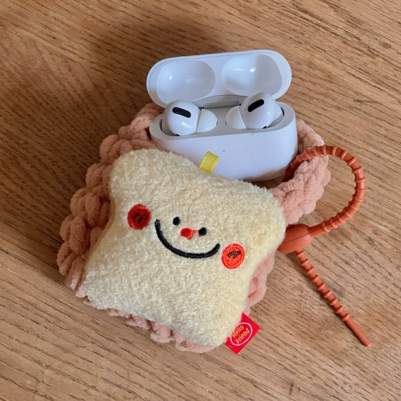 Bakery Keyring & Earbuds case 🍞🥐